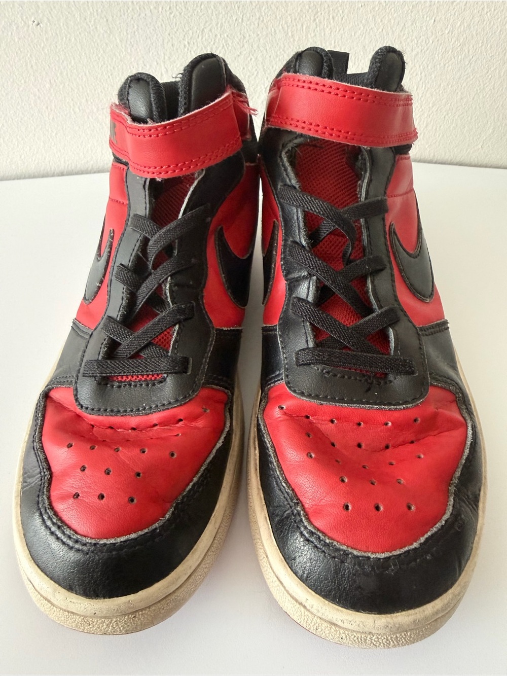 Nike Kids Court Borough Mid 2 Sneaker Shoe Lace Up Red High Top Basketball 3Y